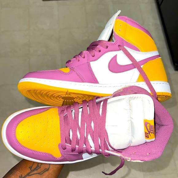 Size 10.5 Mens Air Jordan 1 Retro High OG 'Brotherhood/Multicolored Nike shoe - Picture 4 of 4